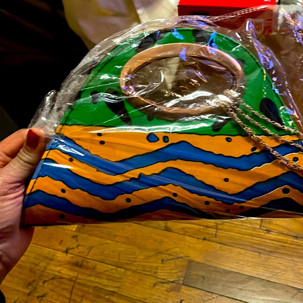 Womens African theme purse. Brand new never opened!